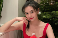 [ẢNH] Nhan sắc gợi cảm của con gái Khâu Thục Trinh