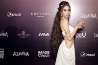 [ẢNH] Dàn mỹ nhân Việt hoá nữ thần gợi cảm: Lệ Quyên trẻ đẹp, Ngọc Trinh hở bạo