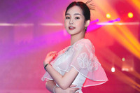 [ẢNH] Ở tuổi 25, Hoa hậu Đại dương 2017 Lê Âu Ngân Anh có gì?