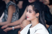 [ẢNH] Ở tuổi 25, Hoa hậu Đại dương 2017 Lê Âu Ngân Anh có gì?