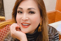 [ẢNH] Ca sĩ Lưu Bích trẻ trung ở tuổi 52, vui vẻ chọn kiếp lẻ loi không chồng con