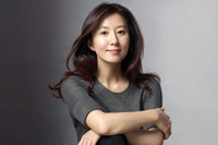 [ẢNH] Cuộc sống viên mãn của ‘nữ diễn viên nổi tiếng nhất Hàn Quốc năm 2020’