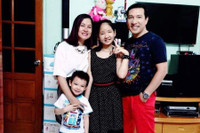 [ẢNH] Danh hài Quang Thắng ở tuổi 52: Sự nghiệp thành công, hôn nhân viên mãn bên người vợ trẻ