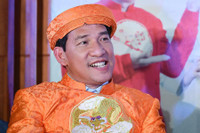 [ẢNH] Danh hài Quang Thắng ở tuổi 52: Sự nghiệp thành công, hôn nhân viên mãn bên người vợ trẻ