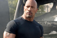 [ẢNH] The Rock: ‘Gã khổng lồ’ Hollywood và những khoảnh khắc ‘nhỏ bé’ ngỡ ngàng trước vợ con