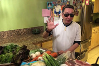 [ẢNH] Danh ca Trường Vũ: Đằng sau những tình khúc 'nghèo' là cuộc sống sung túc, viên mãn nơi trời Tây