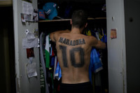 Xăm - Tình yêu vĩnh cửu của người hâm mộ dành cho Maradona