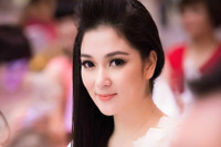 [ẢNH] Cuộc sống bình yên của Hoa hậu Nguyễn Thị Huyền sau 16 năm đăng quang