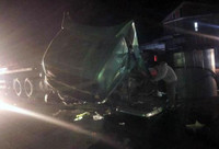 [Ảnh] Kinh hãi những ‘hung thần’ chở cuộn thép lao ào ào trên đường