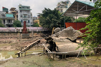 [Ảnh] ‘Pháo đài bay’ B52 phơi xác hoàn toàn khi hồ Hữu Tiệp rút cạn nước 