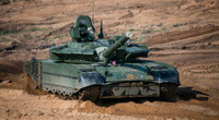 Siêu tăng T-80BVM Nga bị tên lửa Javelin của Ukraine đánh văng tháp pháo ra xa 15m