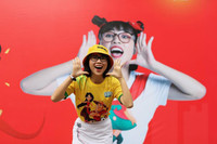 [ẢNH] Lời cảnh tỉnh sau video Thơ Nguyễn ‘xin vía học giỏi’ từ búp bê Kumanthong: Cha mẹ cần làm gì để bảo vệ trẻ? 