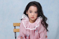 [ẢNH] Vẻ ngoài xinh xắn và diễn xuất thiên phú của bé Cami 'Hướng dương ngược nắng'