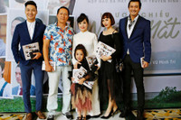 [ẢNH] Vẻ ngoài xinh xắn và diễn xuất thiên phú của bé Cami 'Hướng dương ngược nắng'