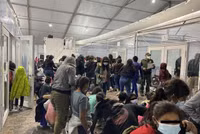 [ẢNH] Nước Mỹ đau đầu đối phó với dòng người di cư ngày càng tăng