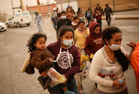 [ẢNH] Nước Mỹ đau đầu đối phó với dòng người di cư ngày càng tăng