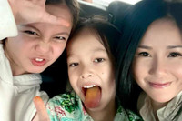 [ẢNH] Ngày 8-3 đặc biệt của sao Việt: Lệ Quyên được tặng trang sức đắt tiền, NSƯT Xuân Bắc làm ‘trai bán hoa’