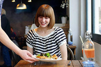 [ẢNH] Cảnh giác với ngộ độc thực phẩm mùa nắng nóng 