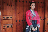 [ẢNH] Chiêm ngưỡng nhan sắc 'cực phẩm' của các sao nữ khi diện trang phục truyền thống nước ngoài