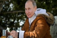 [ẢNH] Tổng thống Nga Putin tiêm vắc-xin ngừa Covid-19