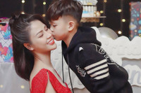 [ẢNH] Chân dung hai bà mẹ đơn thân đang ‘phủ sóng’ màn ảnh Việt 