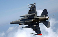 [ẢNH] Phi đội F-16 Mỹ mang tên lửa AIM-120 và AIM-9 tới Biển Đông hội quân