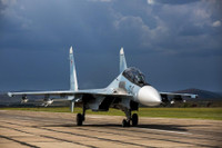 [ẢNH] Hàng loạt Su-30SM của Nga sẵn sàng ở biên giới