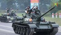 Uy lực xe tăng T-62 Việt Nam xuất hiện trong tổng duyệt sự kiện A80