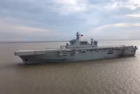 [ẢNH] Trung Quốc sắp đưa tàu đổ bộ tai tiếng vào hoạt động