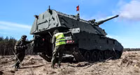 Pháo tự hành mạnh nhất thế giới của Đức chính thức tham chiến tại Donbass