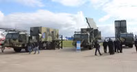 Lo pháo HIMARS Ukraine tập kích, Nga triển khai 'rồng lửa' S-350 Vityaz bảo vệ căn cứ không quân