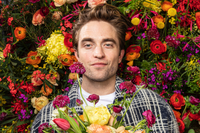 [ẢNH] Robert Pattinson: ‘Ma cà rồng’ lận đận từng bị ‘cắm sừng’, nhiễm Covid-19 khi quay phim