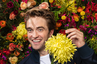 [ẢNH] Robert Pattinson: ‘Ma cà rồng’ lận đận từng bị ‘cắm sừng’, nhiễm Covid-19 khi quay phim