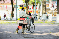 [ẢNH] Người lao động nhọc nhằn mưu sinh dưới thời tiết oi nóng của Hà Nội