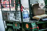 [ẢNH] Người lao động nhọc nhằn mưu sinh dưới thời tiết oi nóng của Hà Nội