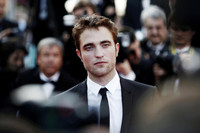 [ẢNH] Robert Pattinson: ‘Ma cà rồng’ lận đận từng bị ‘cắm sừng’, nhiễm Covid-19 khi quay phim