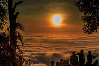 [ẢNH] Ngắm thời khắc bình minh tuyệt đẹp giữa 'biển mây' trên đỉnh núi Bà Đen