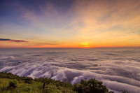 [ẢNH] Ngắm thời khắc bình minh tuyệt đẹp giữa 'biển mây' trên đỉnh núi Bà Đen