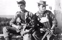 [ẢNH] Việt Nam biến tiểu liên MAT-49 Pháp trở thành 