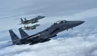 [ẢNH] ‘Đại bàng bất bại’ F-15E Mỹ mạnh ngang máy bay ném bom chiến lược H-6 Trung Quốc