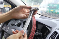 [ẢNH] Những cách thoát hiểm nhanh và an toàn cho người ngồi trong ô tô khi xe bị cháy