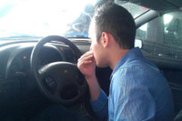 [ẢNH] Những cách thoát hiểm nhanh và an toàn cho người ngồi trong ô tô khi xe bị cháy