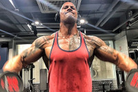 [ẢNH] The Rock: Từ cậu bé cao 1,9m bị xa lánh đến ngôi sao tỷ đô của Hollywood