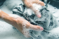 [ẢNH] ‘Bỏ túi’ những bí quyết để giúp quần jean của bạn luôn trông như mới