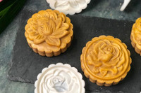 [ẢNH] ‘Bật mí’ bí quyết giúp ăn bánh Trung thu không lo béo