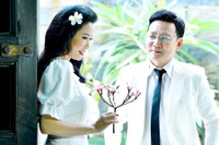 [ẢNH] NSƯT Trịnh Kim Chi trẻ đẹp bất ngờ trong bộ ảnh kỉ niệm 20 năm ngày cưới