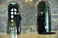 [ẢNH] NSƯT Trịnh Kim Chi trẻ đẹp bất ngờ trong bộ ảnh kỉ niệm 20 năm ngày cưới