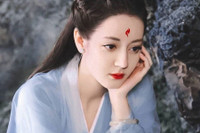 [ẢNH] Nhan sắc của những mỹ nhân Cbiz gắn liền với biệt danh 'bình hoa di động'