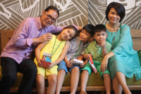 [ẢNH] NSƯT Trần Lực: Phía sau người đạo diễn tài hoa là một gia đình nhỏ hạnh phúc