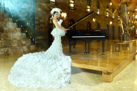 [ẢNH] NSƯT Trịnh Kim Chi trẻ đẹp bất ngờ trong bộ ảnh kỉ niệm 20 năm ngày cưới